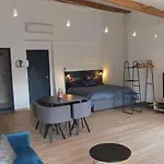 A L'ombre Des Remparts Апартаменты Каркассон