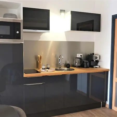 A L'ombre Des Remparts Apartment *