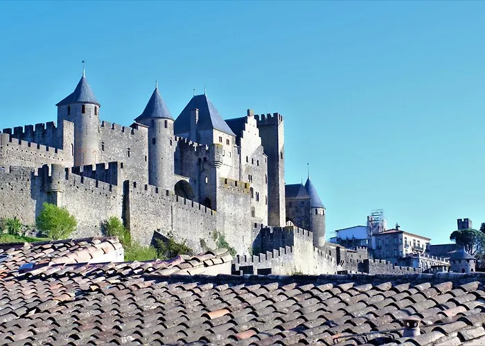 A L'ombre Des Remparts Daire